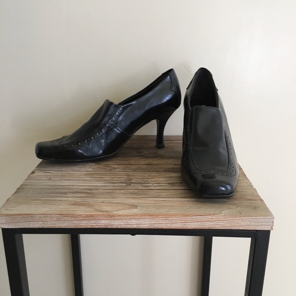 Etienne Agner Leather Kitten Heel - Picture 4 of 5